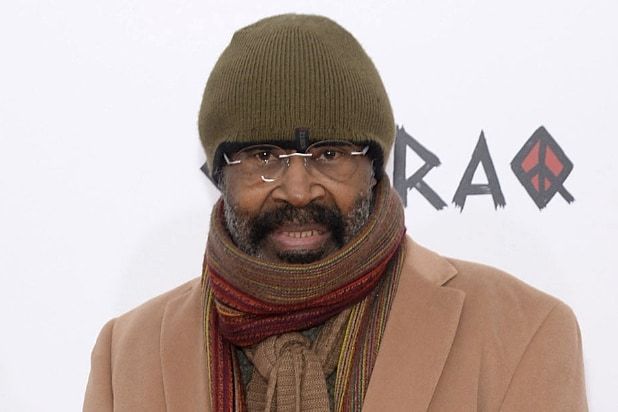 Muere Anthony Chisholm