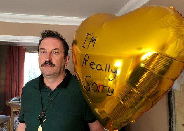 Lee Mack schittert in Halfvrijstaand