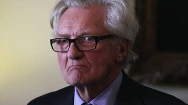 Michael Heseltine se přizná k uškrcení matčina psa
