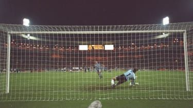 Southgate missede et straffespark i Euro 96 shoot-out-nederlaget mod Tyskland