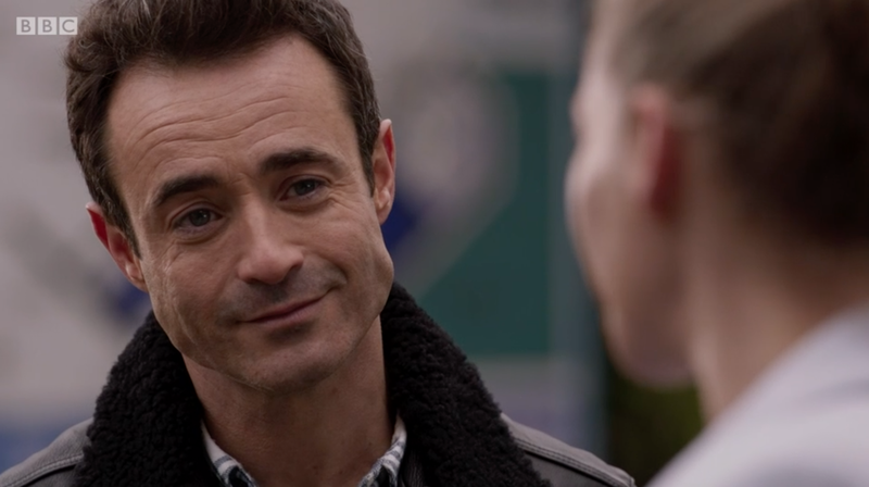 Essie și Raf în Holby City BBC