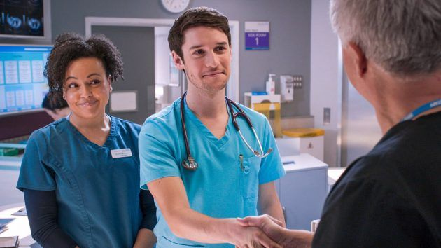 Holby City Cameron trifft auf Drew