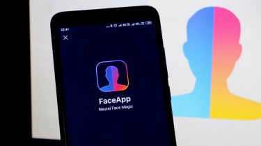 De ce toată lumea vorbește despre FaceApp