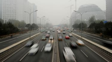 Mașini electrice: China va interzice benzina și motorina