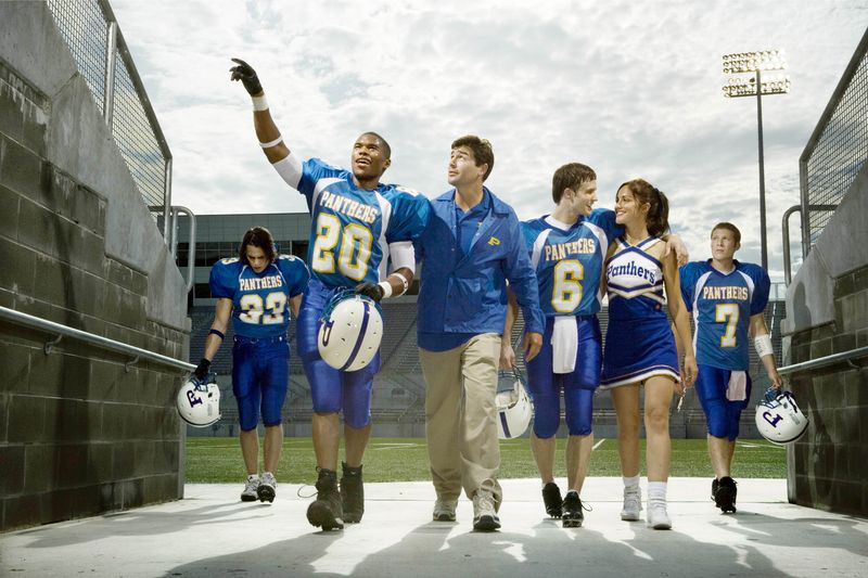 TV šį vakarą „Friday Night Lights“ aktoriai.