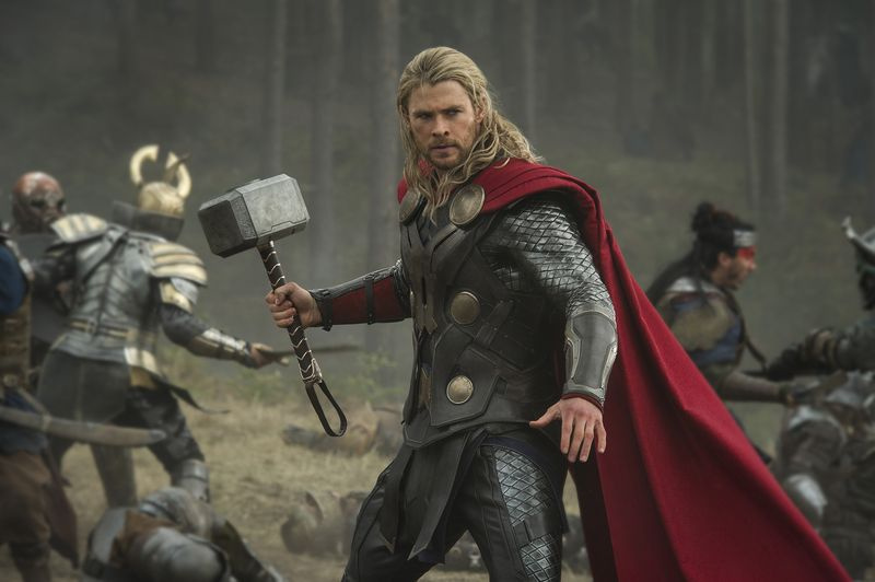 Chrisas Hemsworthas kaip Thoras.