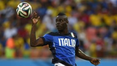 Balotelli-feber: Italien fejrer endelig sort fodboldhelt