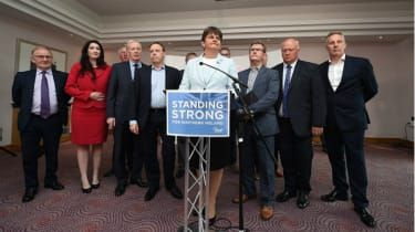 Arlene Foster și parlamentarii DUP