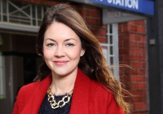 Supermum Lacey Turner revela por qué regresó a EastEnders DÍAS después de dar a luz a su hijo