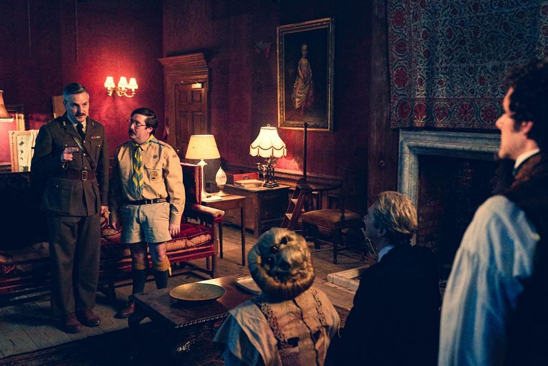 Kaptenen håller ordning i Ghosts