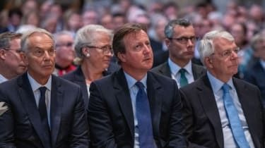 Foștii prim-miniști au făcut lobby pe Boris Johnson în vară pentru a crește testele Covid, susține Osborne