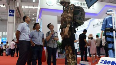 Rysk militär testar exoskelett av en 'supersoldat'.