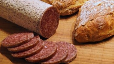 Salami zrobione z celebrytów „znak biblijnej apokalipsy”