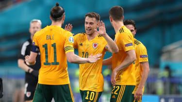 Fanúšikovia Walesu v „krajine snov“ po Bale a Ramsey hviezdi v Baku