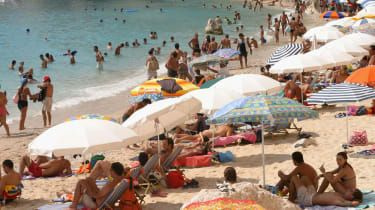 Θα κλείσει η Ευρώπη τις πόρτες της εάν η Βρετανία δώσει πράσινο φως για διακοπές;