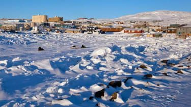Miasto Iqaluit w Nunavit w północnej Kanadzie