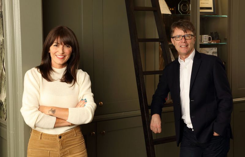 TV esta noche: Davina McCall y Nicky Campbell.