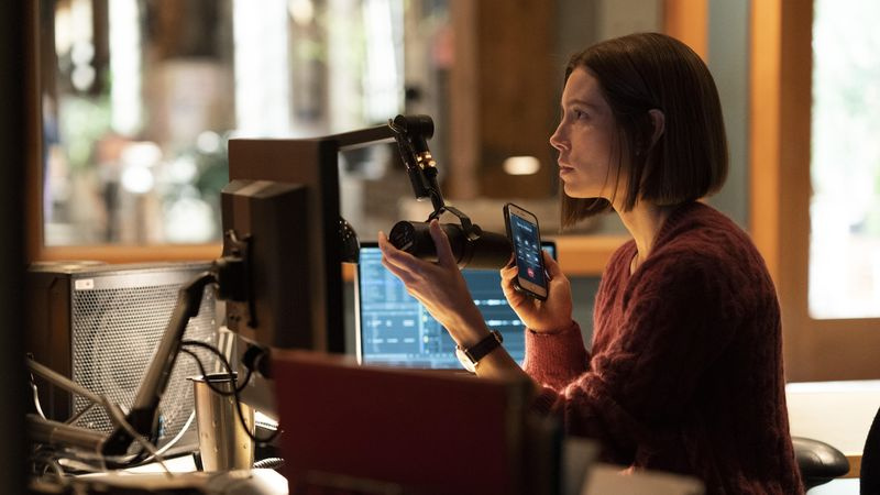 TV esta noche Jessica Biel como la periodista Lia Haddock