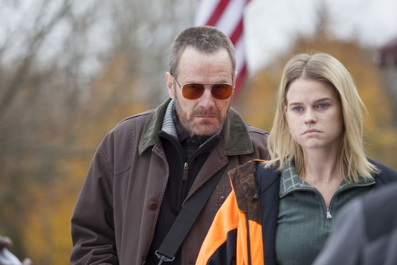 TV esta noche Bryan Cranston y Alice Eve protagonizan Cold Comes the Night