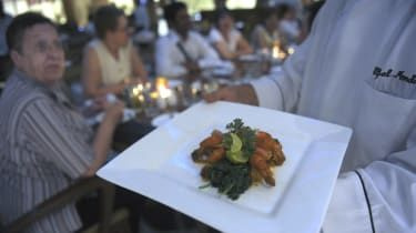 Restaurantele din Marea Britanie se confruntă cu interdicția de a primi sfaturi pentru personal