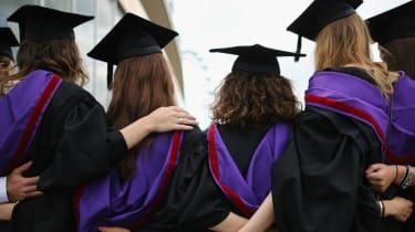 Schimbarea împrumuturilor pentru studenți creează o gaură neagră de 12 miliarde de lire sterline