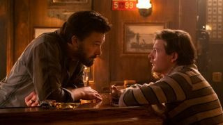 Ben Affleck on suosikkisetäsi 'The Tender Bar' -trailerissa