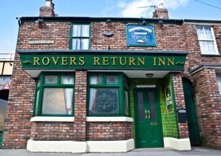 Los fans de Coronation Street piden que le suceda un 'accidente horrible' a este personaje de VILE