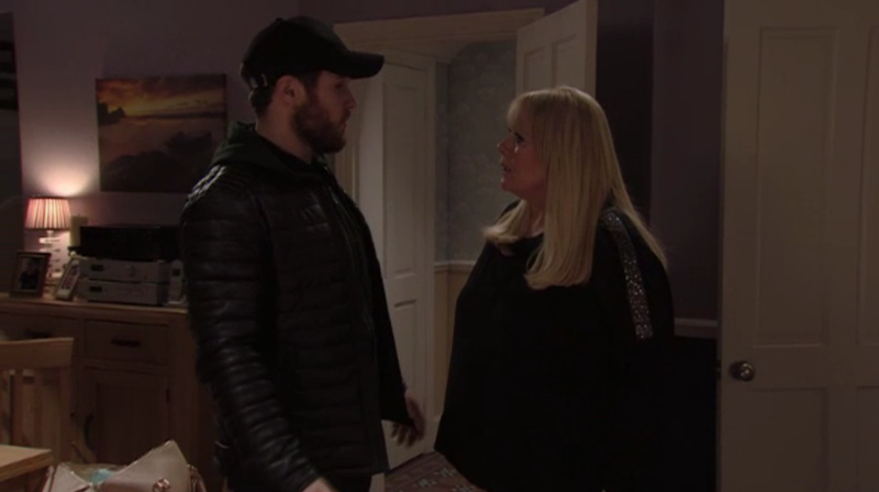 Keanu retorna à EastEnders BBC
