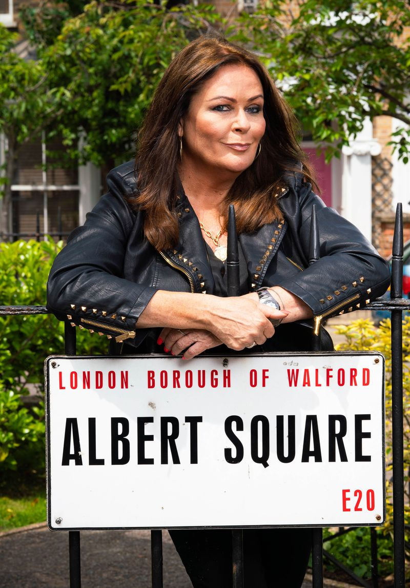 Η Kate Robbins ως Jen Glover στο EastEnders.