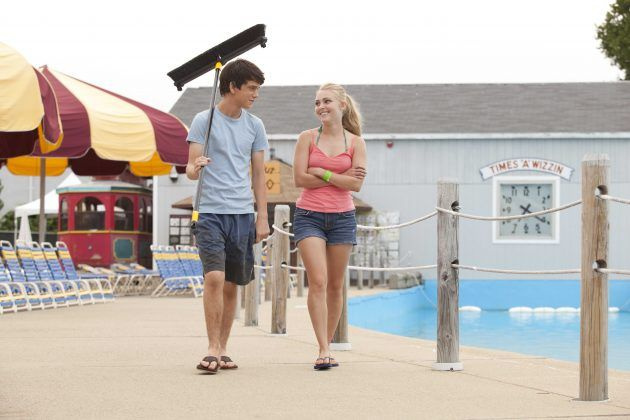 Liam James y AnnaSophia Robb