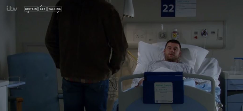 Emmerdale Mackenzie e Aaron no hospital