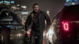 Jason Momoa taistelee lääkejohtajien kanssa Sweet Girl -trailerissa