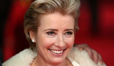 Den britiske skuespillerinnen Emma Thompson ankommer den røde løperen for BAFTA British Academy Film Awards ved Royal Opera House i London 16. februar 2014. AFP PHOTO / ANDREW COWIE(Foto credi