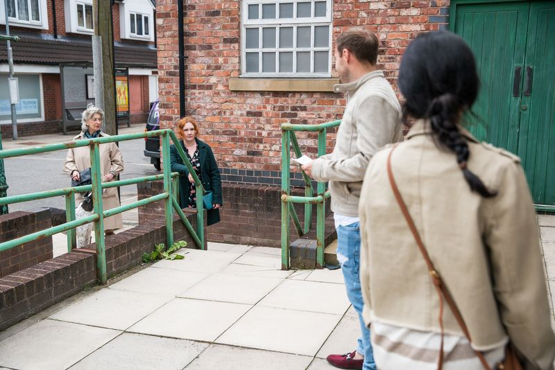 Spoilers de Coronation Street: Fiz Stape descobre que Alina está grávida
