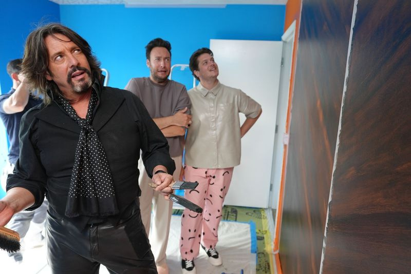 TV Tonight Laurence Llewelyn-Bowen.