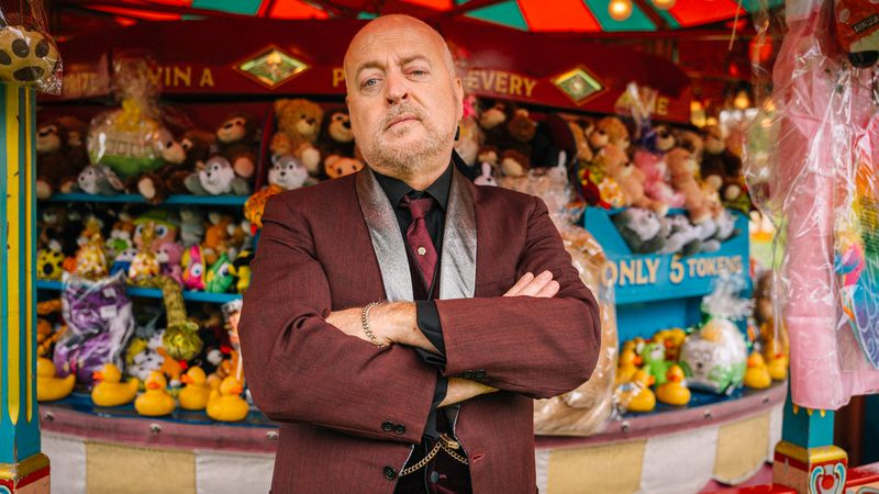 Bill Bailey ως Mr Peregrine για το δεύτερο επεισόδιο της χριστουγεννιάτικης ειδικής Worzel Gummidge 2021