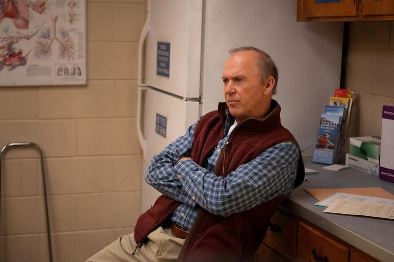 TV heute Abend Michael Keaton spielt einen Arzt, der in einen Opioidfall verwickelt ist