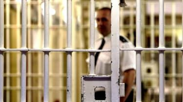 Faut-il supprimer les peines de prison plus courtes ?