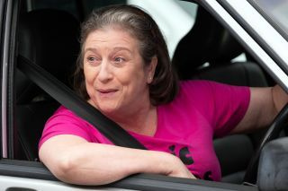 Caroline Quentin nel suo ruolo da ospite in The Other One: 'Dovremmo avere tutti una zia Dawn!'