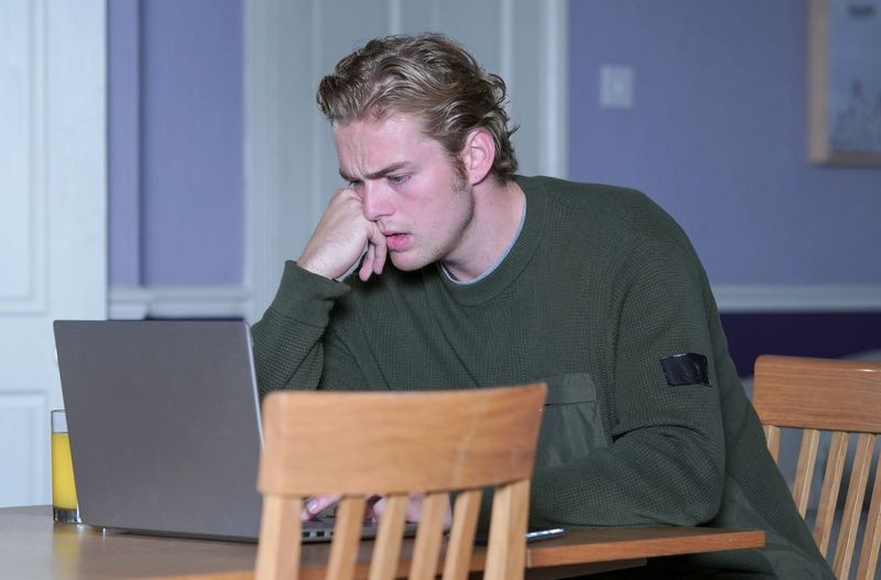 Peter Beale saab sellest teada