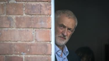 Il Ministero della Difesa avvia un'indagine sul video delle riprese di Jeremy Corbyn