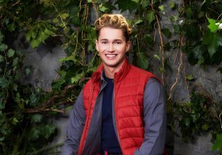 La star de I'm A Celebrity AJ révèle le confort d'une maison SECRET dans un camp que les téléspectateurs n'ont JAMAIS vu