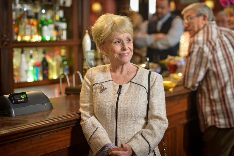 Peggy Mitchell (vaidina Barbara Windsor) palikusi muilą gavo savo garsiosios temos versiją.