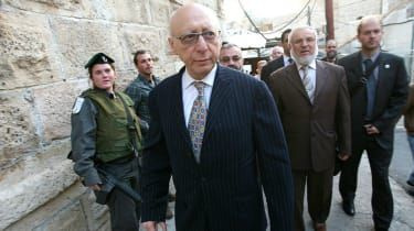 Najstarejši britanski poslanec Gerald Kaufman je umrl pri 86 letih