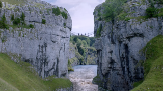 Charles et Manpreet à Emmerdale bridge stunt super soap week