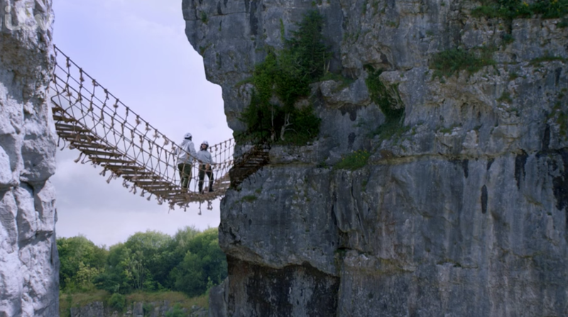 Charles et Manpreet à Emmerdale bridge stunt super soap week