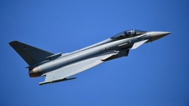 Η ανάληψη της βρετανικής άμυνας από τις ΗΠΑ