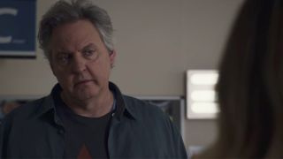 Holby City näkee valtavan joulupukin Sachan ja Jacin välillä