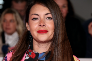 EastEndersin tähti Lacey Turner vahvistaa palaavansa saippuaan