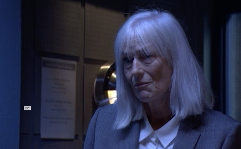 Sian Webber como Ritchie Scott
